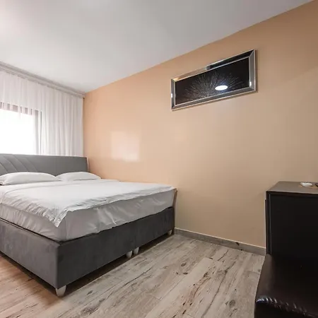 Отель Grand Taverna Boutique -adults Only Вама-Веке