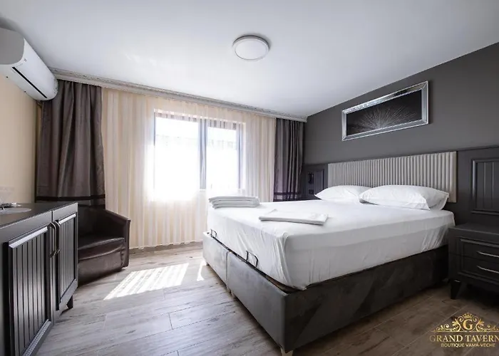 ホテル Grand Taverna Boutique -adults Only 3*